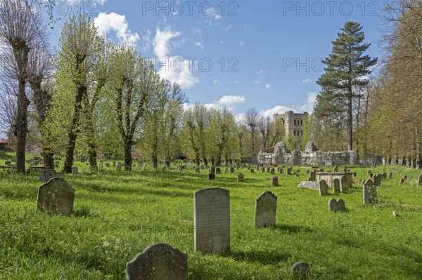 Norman tower, also called church gate, graveyard, gravestones, Bury St Edmunds, West Suffolk, England, Great Britain