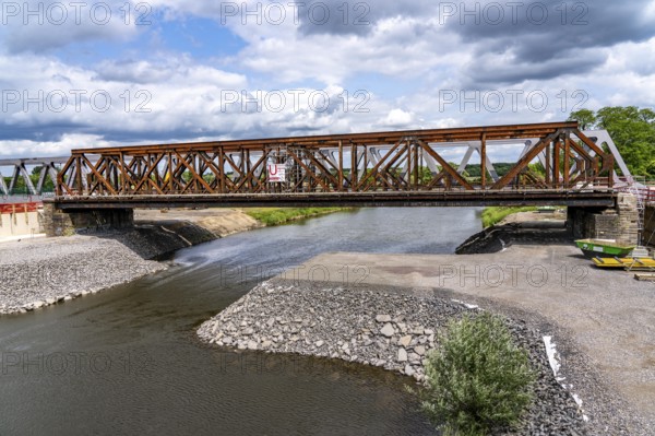 Reconstruction, extension of the Emmerich-Oberhausen railway line, three tracks, including 47 new or adapted bridges, here the new construction of railway bridges over the Lippe near Wesel, at the moment only 1 track in operation, ICE runs towards the Netherlands, the old bridges are replaced by new ones, extension of the Dutch Betuwe line from the port of Rotterdam, part of the European freight transport corridor Rotterdam-Genoa, 1300 KM long, Wesel, North Rhine-Westphalia, Germany, Europe
