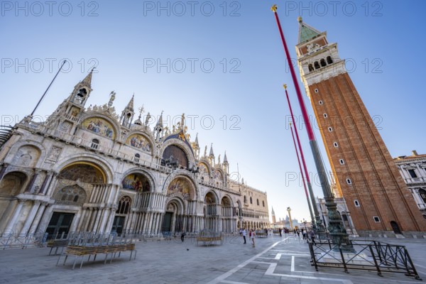 St Mark's Square in the morning light, St Mark's Basilica and Campanile, Venice, Veneto, Italy, Europe