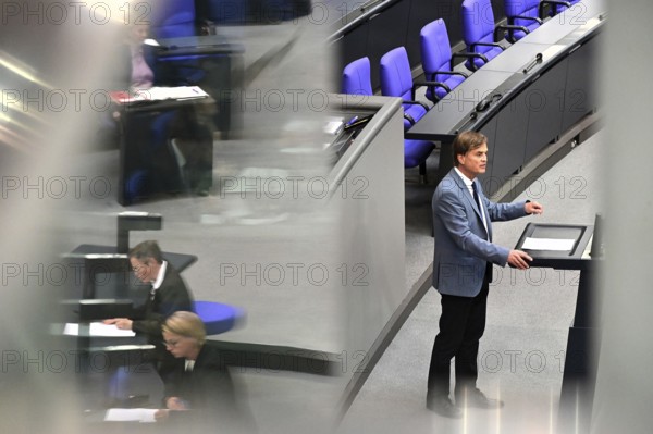 Dr Bernd Baumann (AfD) spoke at the tenth sitting of the Bundestag on the agenda item Interpretation of the Rules of Procedure. This concerns the distribution of nomination rights for the chairs of committees