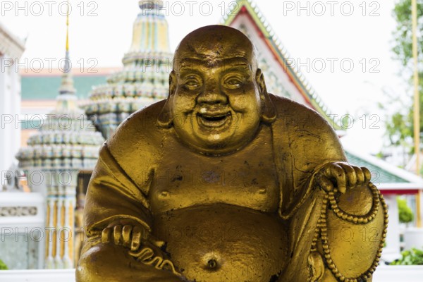 Golden Buddha statue, Wat Pho (Temple of the Reclining Buddha), Bangkok, Thailand, Asia