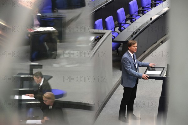 Dr Bernd Baumann (AfD) spoke at the tenth sitting of the Bundestag on the agenda item Interpretation of the Rules of Procedure. This concerns the distribution of nomination rights for the chairs of committees