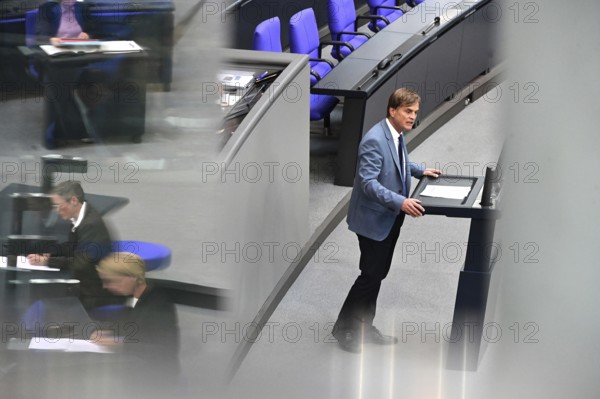 Dr Bernd Baumann (AfD) spoke at the tenth sitting of the Bundestag on the agenda item Interpretation of the Rules of Procedure. This concerns the distribution of nomination rights for the chairs of committees