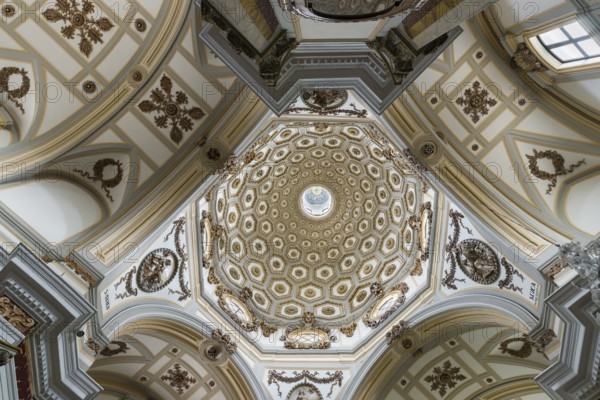 Transept with dome, Church Chiesa del Carmine, built 1730-58, Martina Franca, Valle d?Itria, Trullo Valley, Puglia, Italy, Europe