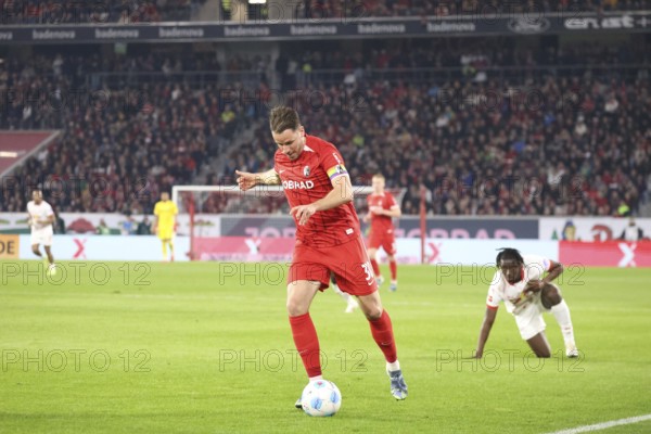Good match on the wing: Christian Günter (SC Freiburg) in the 1st FBL match: 24-25: 25th Sptg. SC Freiburg - RB Leipzig DFL REGULATES PROHIBIT ANY USE OF PHOTOGRAPHS AS IMAGE SEQUENCES AND/OR QUASI-VIDEOthen Photo: Joachim Hahne/johapress, Freiburg, Germany / Germany