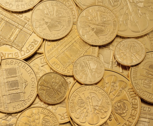 Investing in real gold as gold bars and gold coins