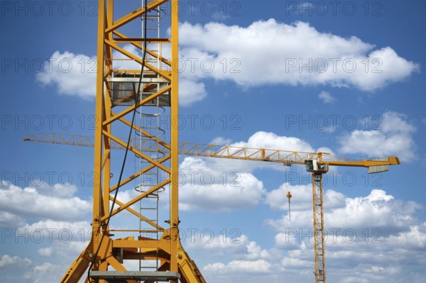 Construction crane