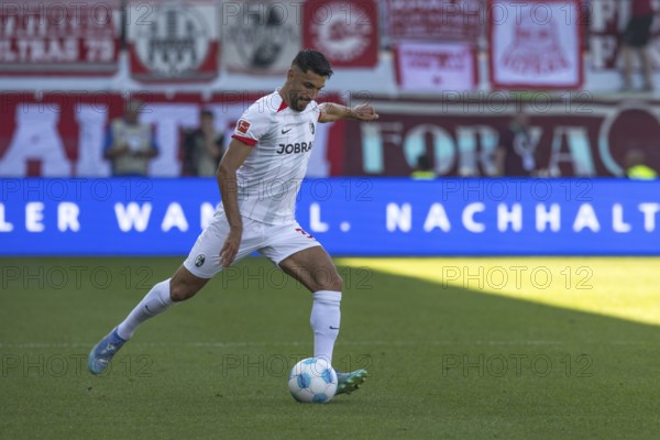 Football match, Vincenzo GRIFO SC Freiburg takes a cross, Voith-Arena football stadium, Heidenheim