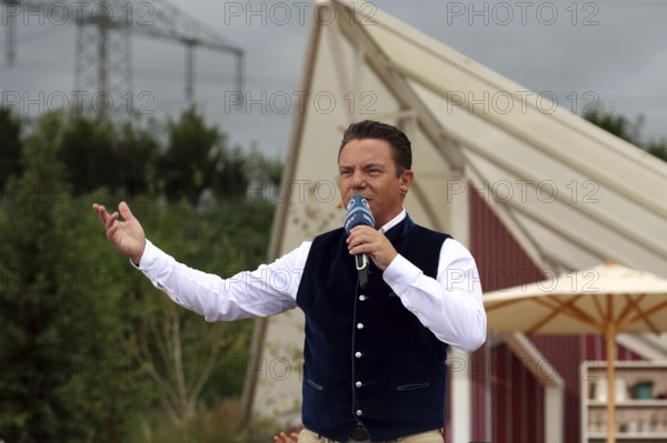 Stefan Mross (singer / presenter / entertainer) on the ARD TV programme Immer wieder sonntags, Rust, Germany / Germany