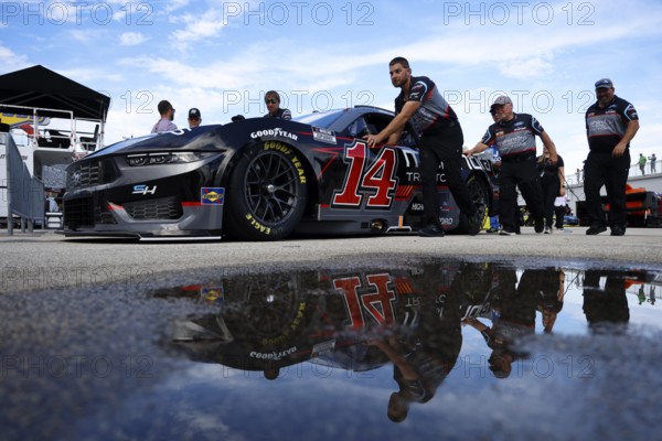 Chase Briscoe gets ready to qualify for the Coke Zero Sugar 400 in Daytona, FL, USA, Daytona, United States of America, North America