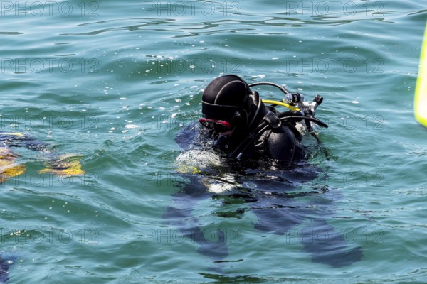 Switzerland, Zurich, rescue diver, symbol, l for rescue, help, emergency Austria, Europe