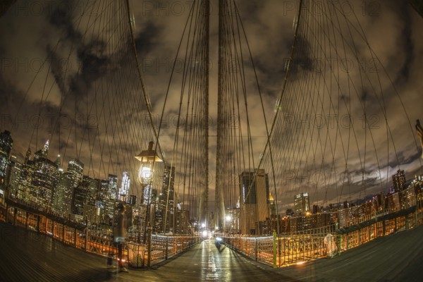 Night of the Brooklyn Bridge. Shooting Location: New York, Manhattan