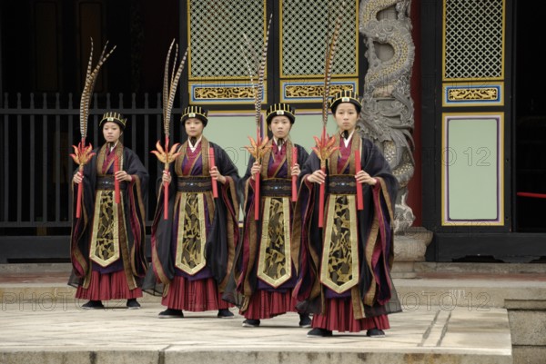 Ya Yue dancers in front of the Confucian temple, Taibei, Taiwan, Asia
