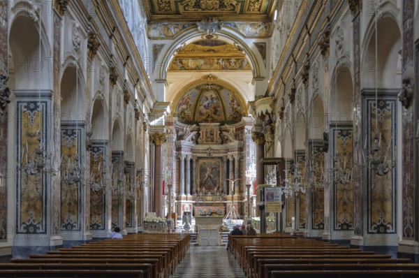 Romanesque-baroque central nave of the Cathedral of St. Andrew (Cattedrale di Sant'Andrea), Amalfi, Campania, Italy, Europe