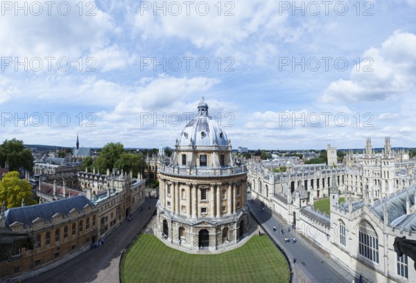 Elevated view of Radcliffe Camera, Bodleian Library, Oxford University, Oxford, Oxfordshire, England, United Kingdom, Europe