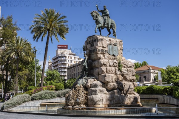 Equestrian statue of Jaime I, Espanya square, Palma, Mallorca, Balearic Islands, Spain, Europe