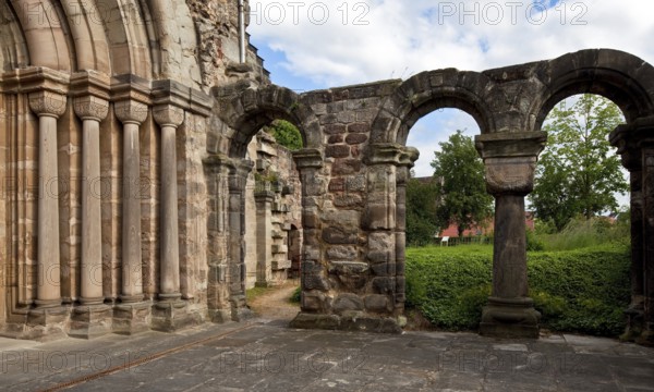 West portal, right jamb and in front of it remains of the west vestibule, St., Sankt, Saint
