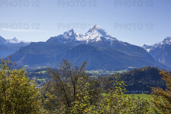 Berchtesgaden and Watzmann in autumn, view from the Marxenhöhe, Berchtesgarden Alps, Berchtesgaden, Berchtesgadener Land, Upper Bavaria, Bavaria, Germany, Europe