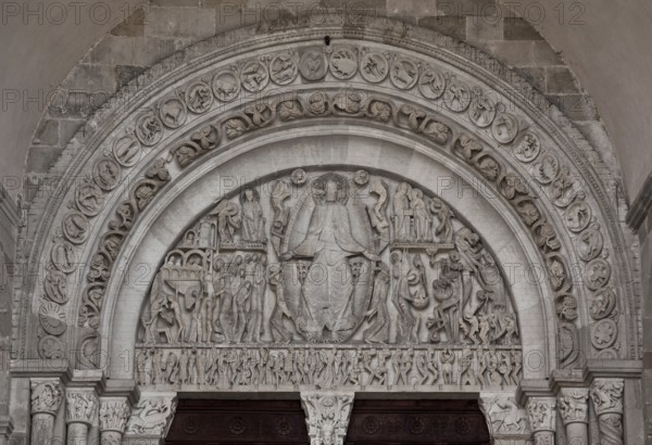 Autun, Cathedral of St-Lazare, Portal of the Last Judgement around 1135 by Master Gislebertus, tympanum with Christ in the mandorla and the elect and damned, St, Saint, Saint