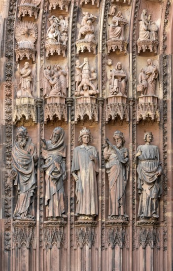 Strasbourg Cathedral, Cathédrale Notre-Dame de Strasbourg, centre west portal, wall figures: Prophets (original figures)