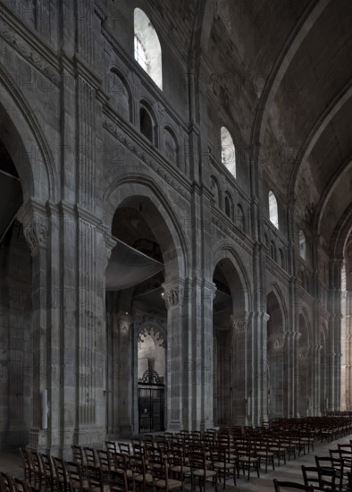 Autun, Cathedrale St-Lazare, begun 1120, northern nave wall facing east, St., Sankt, Saint