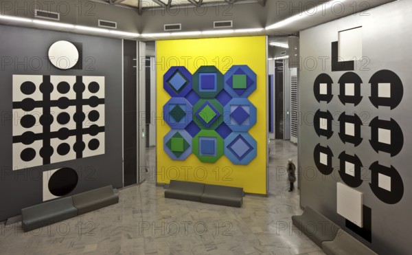Aix en Provence, Vasarely MuseumBuilt 1973-76. op-art wall installations around 1975 v l n r Object nos. 105 106 and 101 6 m wide 8 m high