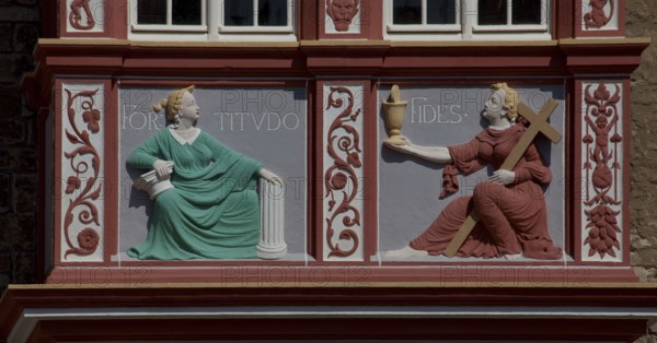 Wolfgangbau, 1538-39 by Andreas Günther, western oriel on the courtyard side with sculptural decoration by Peter von Echternach, partial view with reliefs of the virtues FORTITUDO and FIDES