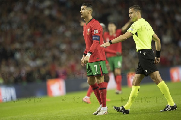 Football match, captain Cristiano RONALDO CR7 Portugal has just shot a free kick with his right foot with force, follows the direction of the ball, sequence 45, Estadio do Dragao, Porto, Portugal, Europe