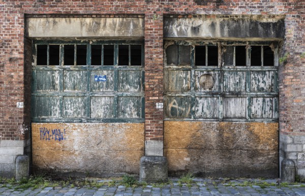 Molenbeek, brussels Capital Region, Belgium, 05 05 2020: grungy Industrial garage port, Europe