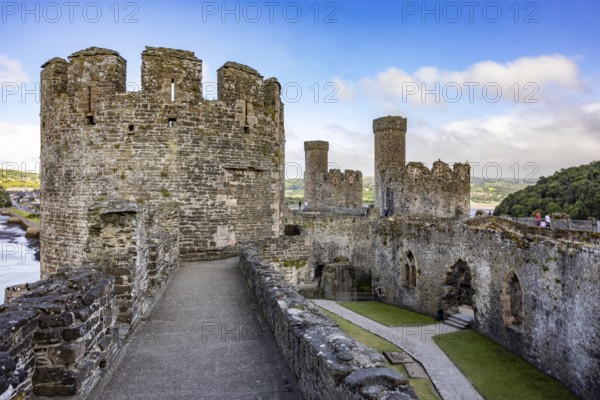 Conwy Castle, view from the castle wall of the medieval castle ruins into the inner courtyard, Conwy, Wales, Great Britain