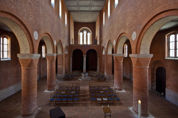 Jerichow Sachs-Anh Monastery church 1148 begun and completed around M 13th century 74922 Nave n west Round pillars with brick trapezoidal capitals and sandstone transom slabs