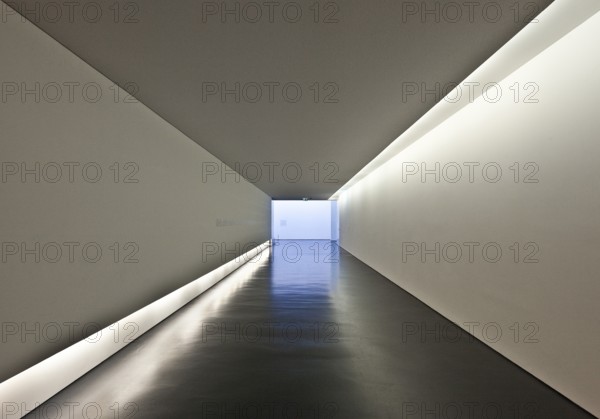 Remagen, Arp Museum Rolandseck, built 2004-2007 by Richard Meier
