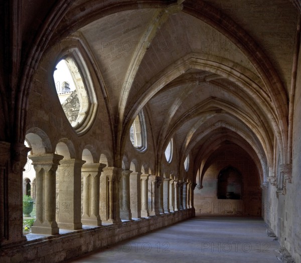 Valmagne near Montpellier, abbey, cloister with round triangular and square oculi above the round-arched arcades, St., Saint, Saint