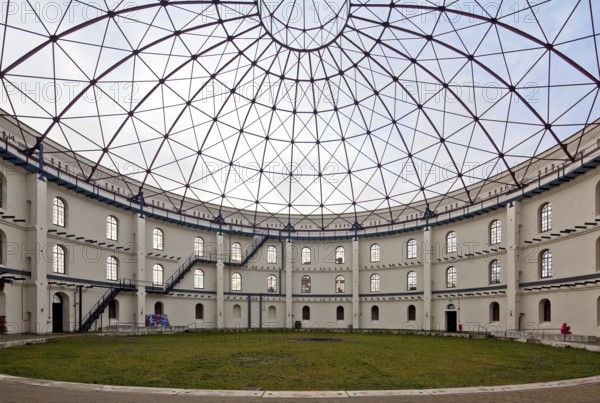 Three-storey gasometer, built 1882-85 by Hugo Licht, self-supporting domed roof with lantern, decommissioned in 1977, today open-air events