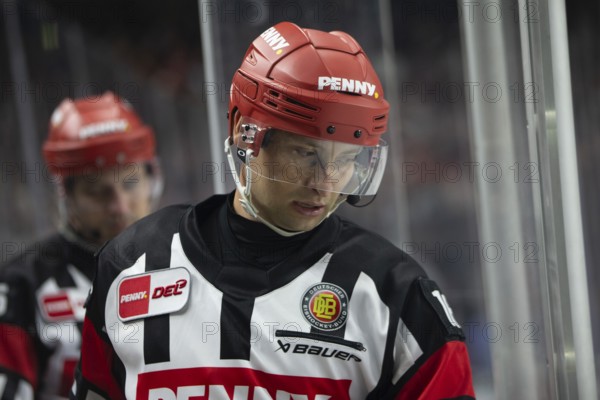 LanxessArena, Cologne, North Rhine-Westphalia, Sean MacFarlane (Referee, #16), PENNY DEL, Kölner Haie- Nürnberger Ice Tigers on 27/09/2024 at the LanxessArena in Cologne Germany .Photo