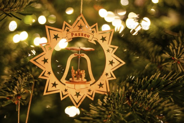 Christmas tree decorations on the Christmas tree, Passau, Leoben, Styria, Austria, Europe