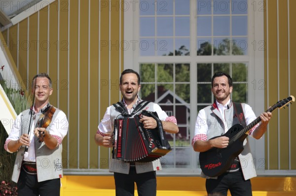 Die Fetzig'n from the Zillertal!!! (music group) in the ARD TV programme Immer wieder sonntags, Rust, Germany / Germany