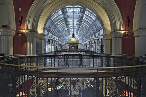 Queen Victoria Building inside without people during Corona times