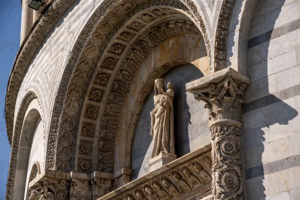 Madonna with child at the baptistery of the Pisa cathedral, Italy, Europe