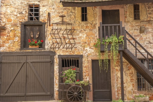 Old traditional farmyard restored in the town center. Colmar, Haut-Rhin, Collectivite europeenne d'Alsace, Grand Est, France, Europe