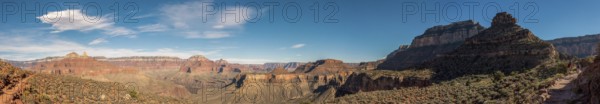 Scenic view on the Grand Canyon from South Kaibab Trail, Arizona, USA, North America