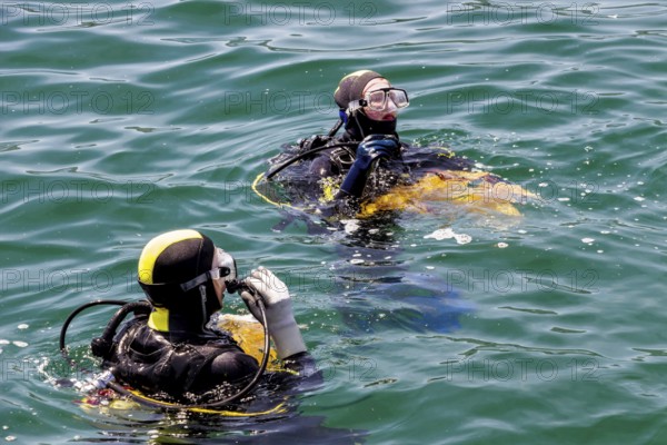 Switzerland, Zurich, rescue diver, symbol, l for rescue, help, emergency Austria, Europe