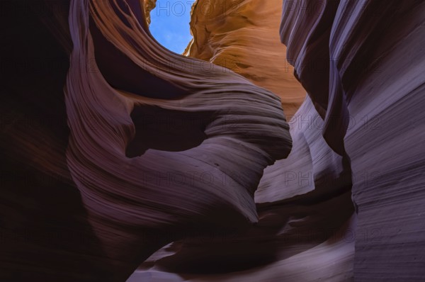 A picture of The Woman in the Wind rock formation of the Lower Antelope Canyon