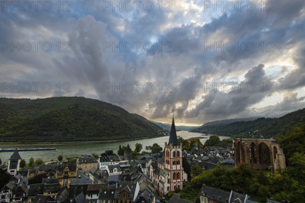 Half-timbered houses in a small village. Morning in the wine-growing region on the Rhine, Bacharach, Hesse, Germany, Europe
