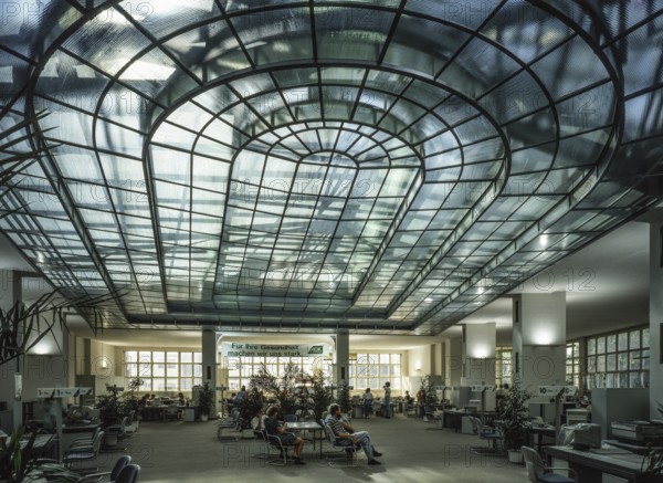 Halle, AOK building at Robert-Franz-Ring 16, built in 1929-31 by Martin Knauthe. Former cashier's hall