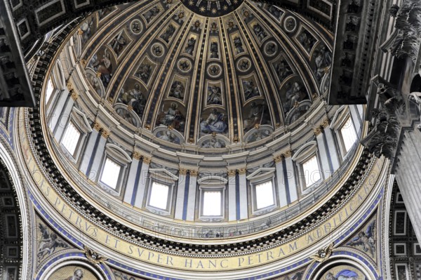 St Peter's Basilica, Vatican, Rome, Italy, Magnificent dome with decorative frescoes and splendid stylistic elements, Rome, Lazio, Italy, Europe
