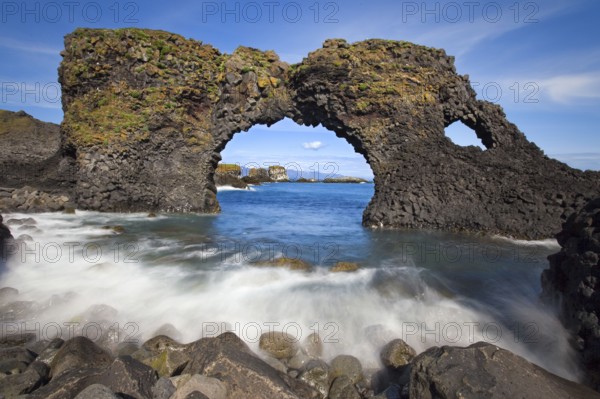 Stone arch Gatklettur, near Arnarstapi, Snäfellsnes peninsula, Snäfellsnes, Snäfell bear, rock arch, Iceland, Europe