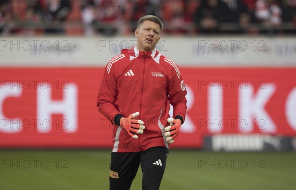 Football match, Goalkeeper Yannic STEIN 1.FC Union Berlin warming up in front of the match, Voith-Arena, Heidenheim, Germany, Europe