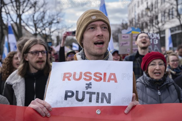 17.03.2024, Berlin, Germany, Europe, Thousands of people protest in front of the Russian Embassy on Unter den Linden in Berlin's Mitte district under the title, Europe