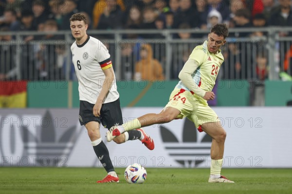 Football, U21, Friendly match, 2024/2025, Germany U21 vs. Spain U21, 25.03.2025, Merck-Stadion am Böllenfalltor, Darmstadt, Germany, Eric MARTEL (Germany U21, 06) in a duel with Gabri VEIGA (Spain U21, 24), Europe